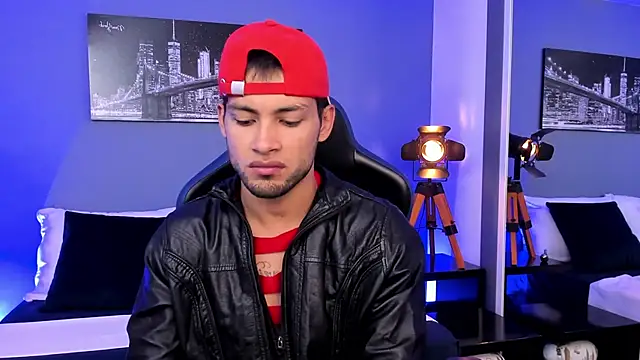 Snapshot of Max_Conor1 chatting on September 15, 3:01 pm Max Conor1 online show from September 15, 3:01 pm