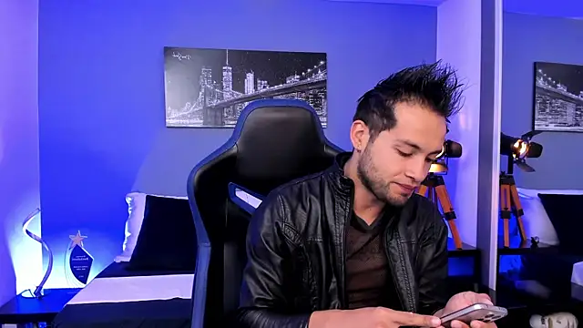 Snapshot of Max_Conor1 chatting on September 18, 11:34 am Max Conor1 online show from September 18, 11:34 am