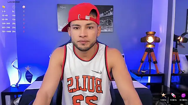 Snapshot of Max_Conor1 chatting on October 10, 12:15 pm Max Conor1 online show from October 10, 12:15 pm