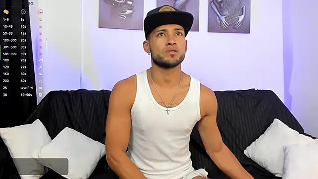 Snapshot of Max_Conor1 chatting on November 5, 10:10 pm Max Conor1 online show from November 5, 10:10 pm