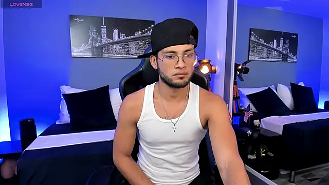 Max Conor1 online show from April 27, 6:00 am