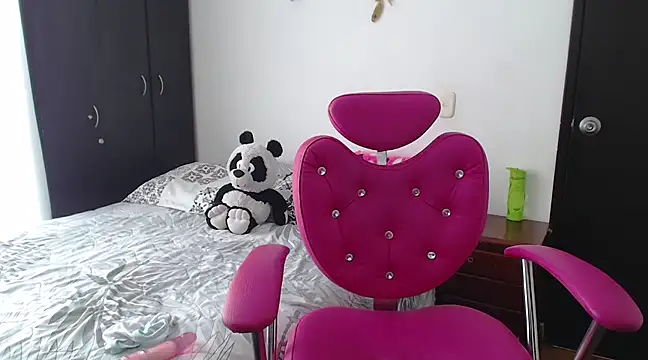 Snapshot of BeautifullPrinsesse chatting on March 5, 5:39 pm BeautifullPrinsesse online show from March 5, 5:39 pm