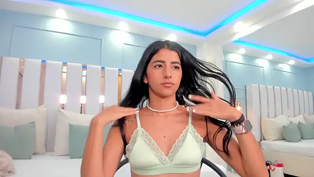 Snapshot of eva_roseee chatting on October 17, 9:17 pm eva roseee online show from October 17, 9:17 pm