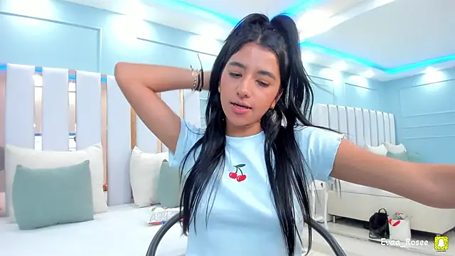 Snapshot of eva_roseee chatting on October 28, 9:39 pm eva roseee online show from October 28, 9:39 pm