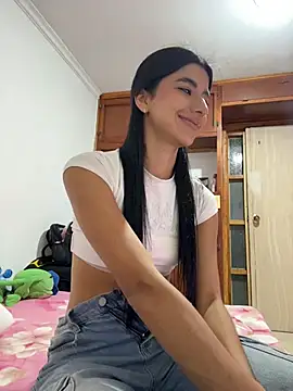 Snapshot of eva_roseee chatting on April 25, 1:52 am eva roseee online show from April 25, 1:52 am