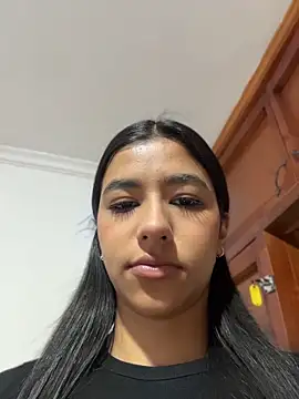 Snapshot of eva_roseee chatting on May 15, 1:01 am eva roseee online show from May 15, 1:01 am