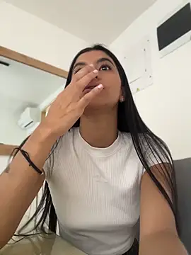 Snapshot of eva_roseee chatting on May 25, 6:58 pm eva roseee online show from May 25, 6:58 pm