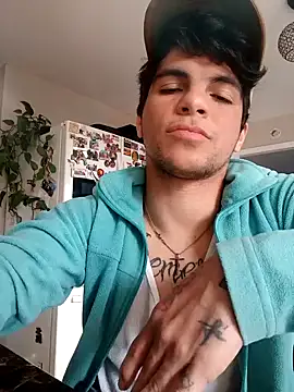 Snapshot of Elperlozo10 chatting on February 6, 10:10 pm Elperlozo10 online show from February 6, 10:10 pm