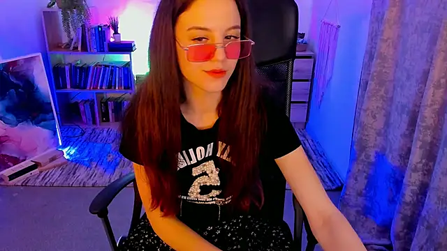 MilaStoyne online show from March 11, 8:30 am