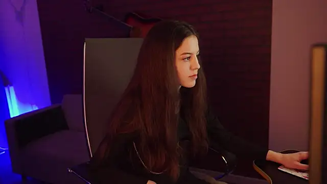 MilaStoyne online show from March 12, 6:07 am