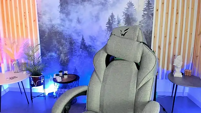 MilaStoyne online show from December 2, 7:47 am