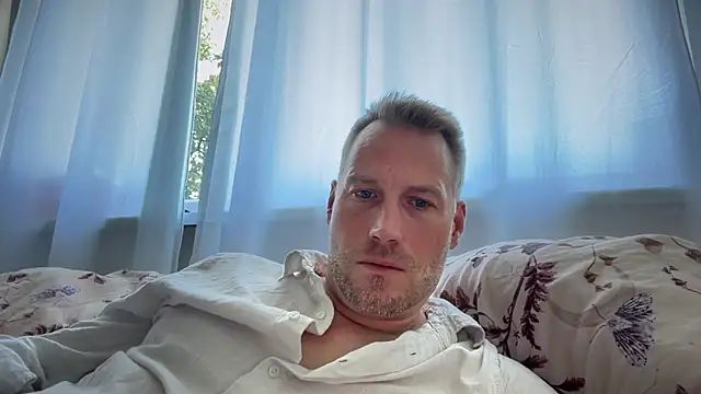 Snapshot of Christian87xxx chatting on September 11, 9:42 am Christian87xxx online show from September 11, 9:42 am