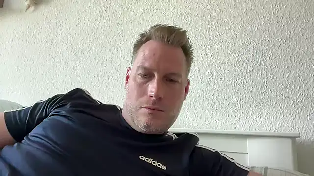 Snapshot of Christian87xxx chatting on May 3, 10:43 am Christian87xxx online show from May 3, 10:43 am