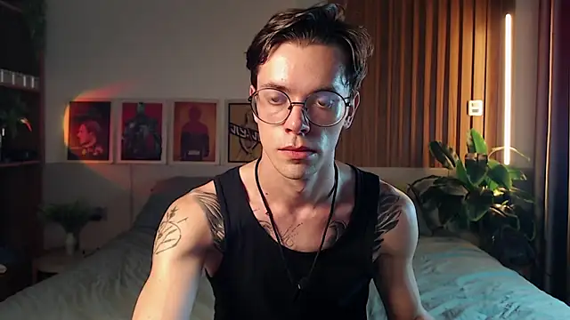 William Henry  online show from April 8, 12:27 pm