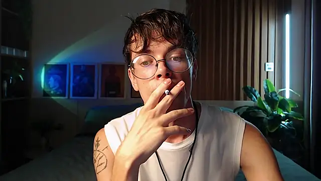 William Henry  online show from April 11, 2:43 pm