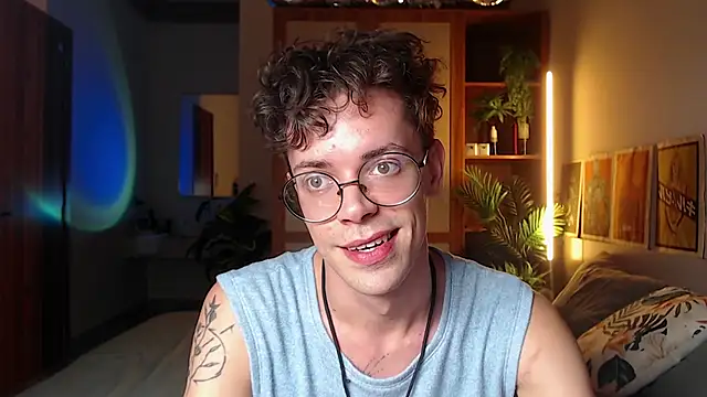 Snapshot of William_Henry_ chatting on May 13, 2:14 pm William Henry online show from May 13, 2:14 pm