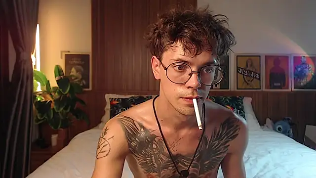 Snapshot of William_Henry_ chatting on May 27, 1:52 pm William Henry online show from May 27, 1:52 pm