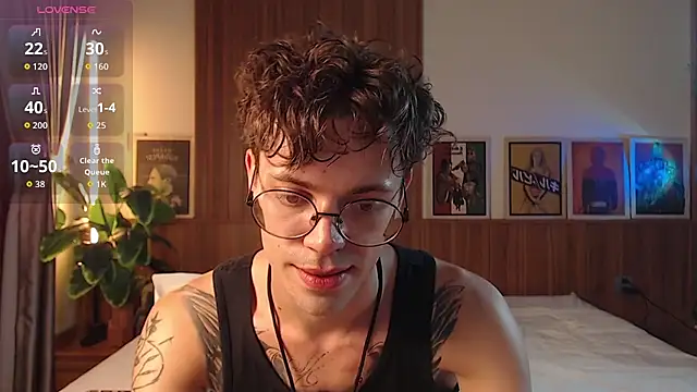 Snapshot of William_Henry_ chatting on May 31, 1:51 pm William Henry online show from May 31, 1:51 pm