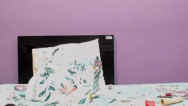 Snapshot of MissBOOBSDIVA chatting on October 23, 5:51 am MissBOOBSDIVA online show from October 23, 5:51 am