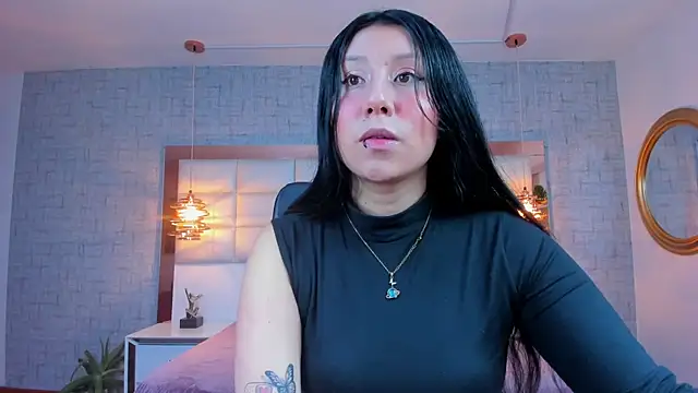 Nohemi louse online show from July 19, 7:50 pm