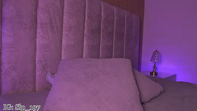 sara lopee1 online show from April 21, 12:00 pm