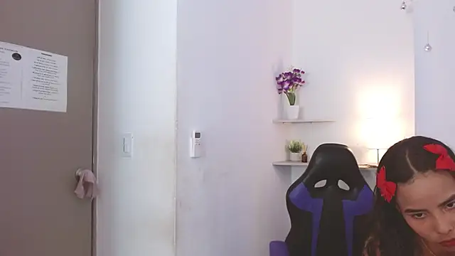 Roxy Stonee online show from March 5, 7:27 pm