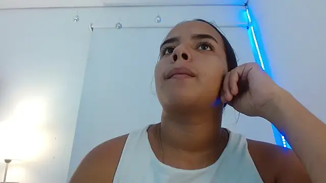 Roxy Stonee online show from September 30, 7:19 pm