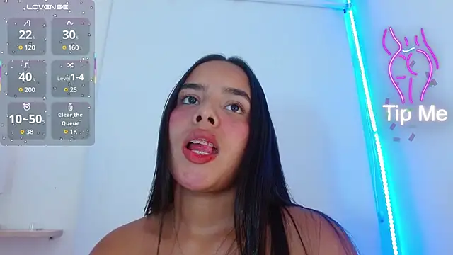 Roxy Stonee online show from October 25, 7:30 pm