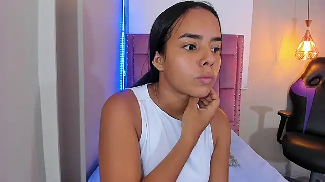 Roxy Stonee online show from February 27, 7:25 pm