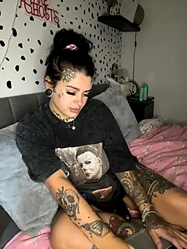 Snapshot of tempzzz12 chatting on September 20, 8:04 am tempzzz12 online show from September 20, 8:04 am