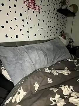 Snapshot of tempzzz12 chatting on October 17, 8:06 am tempzzz12 online show from October 17, 8:06 am