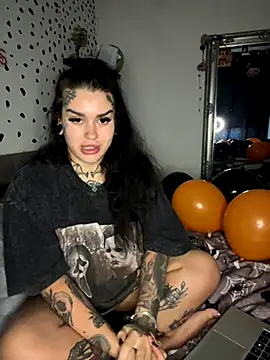 Snapshot of tempzzz12 chatting on October 25, 8:00 am tempzzz12 online show from October 25, 8:00 am