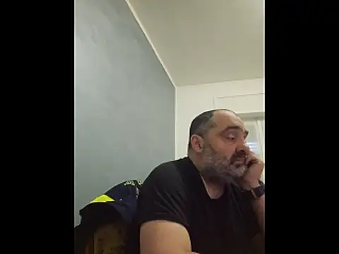 Snapshot of fuocovivo4 chatting on April 1, 4:59 pm fuocovivo4 online show from April 1, 4:59 pm