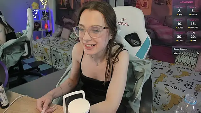 kaisajenner online show from February 10, 3:57 am