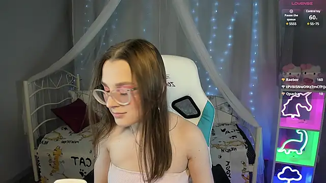 kaisajenner online show from February 17, 1:15 am