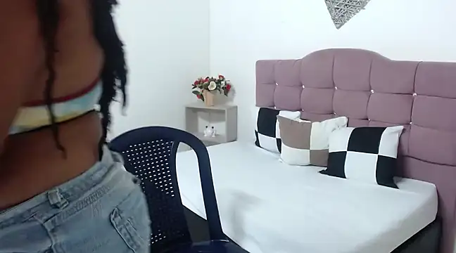 CanelaFierce online show from March 22, 12:25 pm