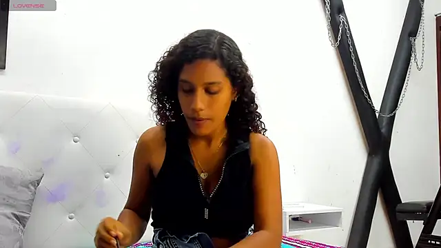 Snapshot of michell78sexy chatting on February 7, 3:45 am michell78sexy online show from February 7, 3:45 am