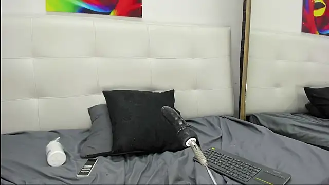 Snapshot of michell78sexy chatting on February 12, 6:19 am michell78sexy online show from February 12, 6:19 am