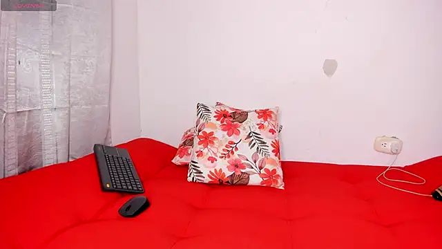 curly sweett1 online show from February 18, 3:21 pm