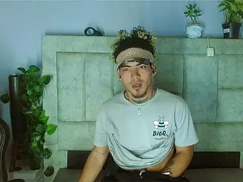 LihanJor 23 online show from September 10, 1:00 pm