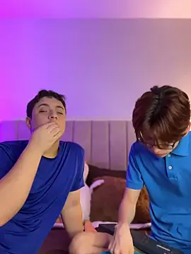 Snapshot of jacob_and_sam chatting on November 13, 4:00 am jacob and sam online show from November 13, 4:00 am