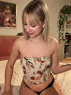 Snapshot of rileylovesyou chatting on February 17, 2:53 am rileylovesyou online show from February 17, 2:53 am