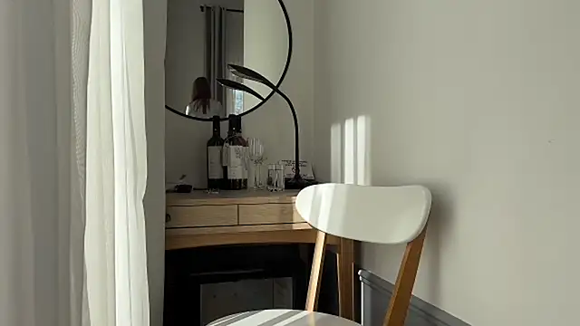 Snapshot of Kisskeyy chatting on March 8, 8:11 am Kisskeyy online show from March 8, 8:11 am