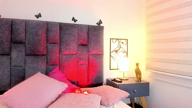 Snapshot of Violetta_Ficher chatting on October 1, 1:00 am Violetta Ficher online show from October 1, 1:00 am