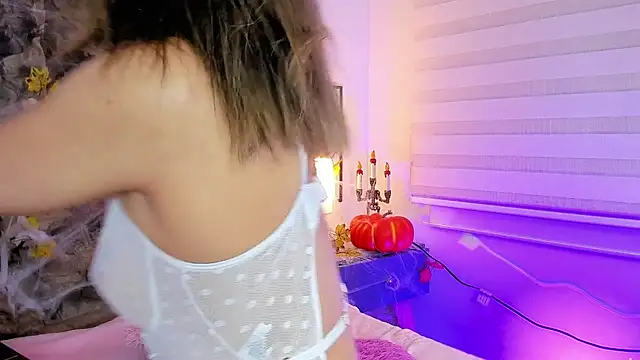 Snapshot of Violetta_Ficher chatting on October 17, 2:26 am Violetta Ficher online show from October 17, 2:26 am