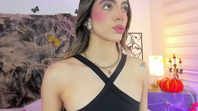 Snapshot of Violetta_Ficher chatting on October 18, 2:14 am Violetta Ficher online show from October 18, 2:14 am