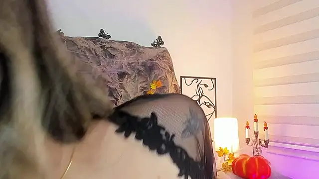 Snapshot of Violetta_Ficher chatting on October 29, 2:14 am Violetta Ficher online show from October 29, 2:14 am