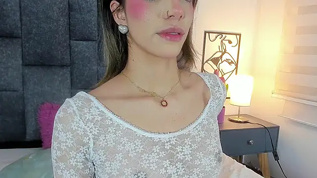 Snapshot of Violetta_Ficher chatting on November 14, 2:32 am Violetta Ficher online show from November 14, 2:32 am