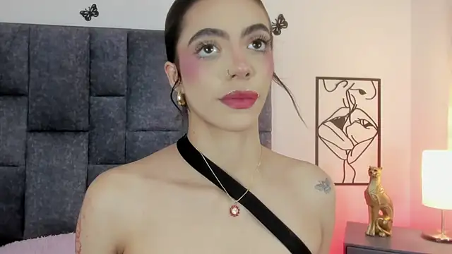 Snapshot of Violetta_Ficher chatting on November 20, 2:12 am Violetta Ficher online show from November 20, 2:12 am