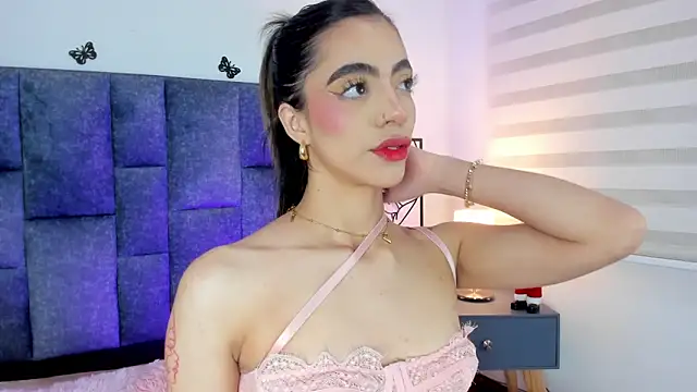 Snapshot of Violetta_Ficher chatting on December 14, 2:28 am Violetta Ficher online show from December 14, 2:28 am